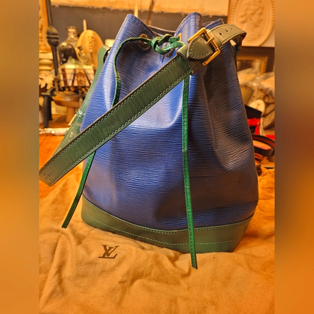 Louis Vuitton Paris LV Noe Blue/Green Leather Drawstring Bucket Bag